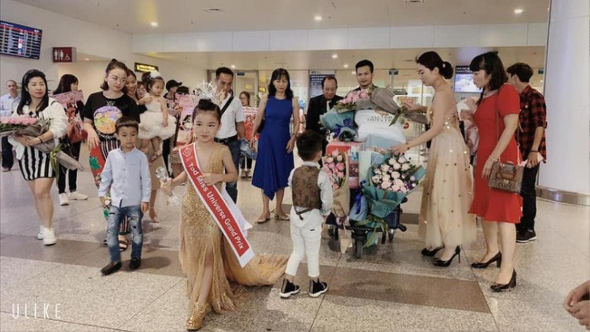 'Hoa hậu Hoàn vũ nhí Thế giới 2019' được đón bằng xe sang dát vàng độc nhất tại Việt Nam Ảnh 3