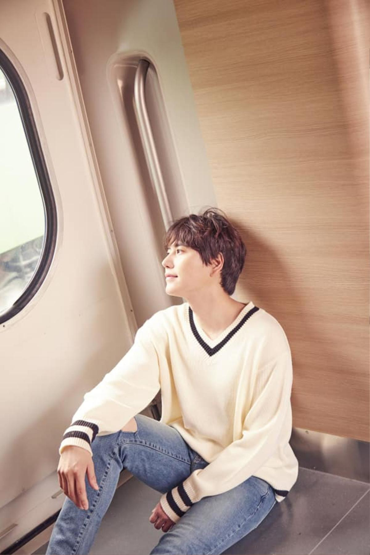 Vừa phát hành bản ballad ngọt ngào Time With You, Kyuhyun (Super Junior) tiếp tục trở lại 'rầm rầm' khiến E.L.F đứng ngồi không yên Ảnh 4