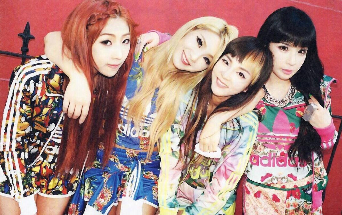 #10yearswith2NE1: Netizen rớt nước mắt nhìn 4 thành viên 2NE1 tụ họp, thổi nến chúc mừng sinh nhật thứ 10 Ảnh 1