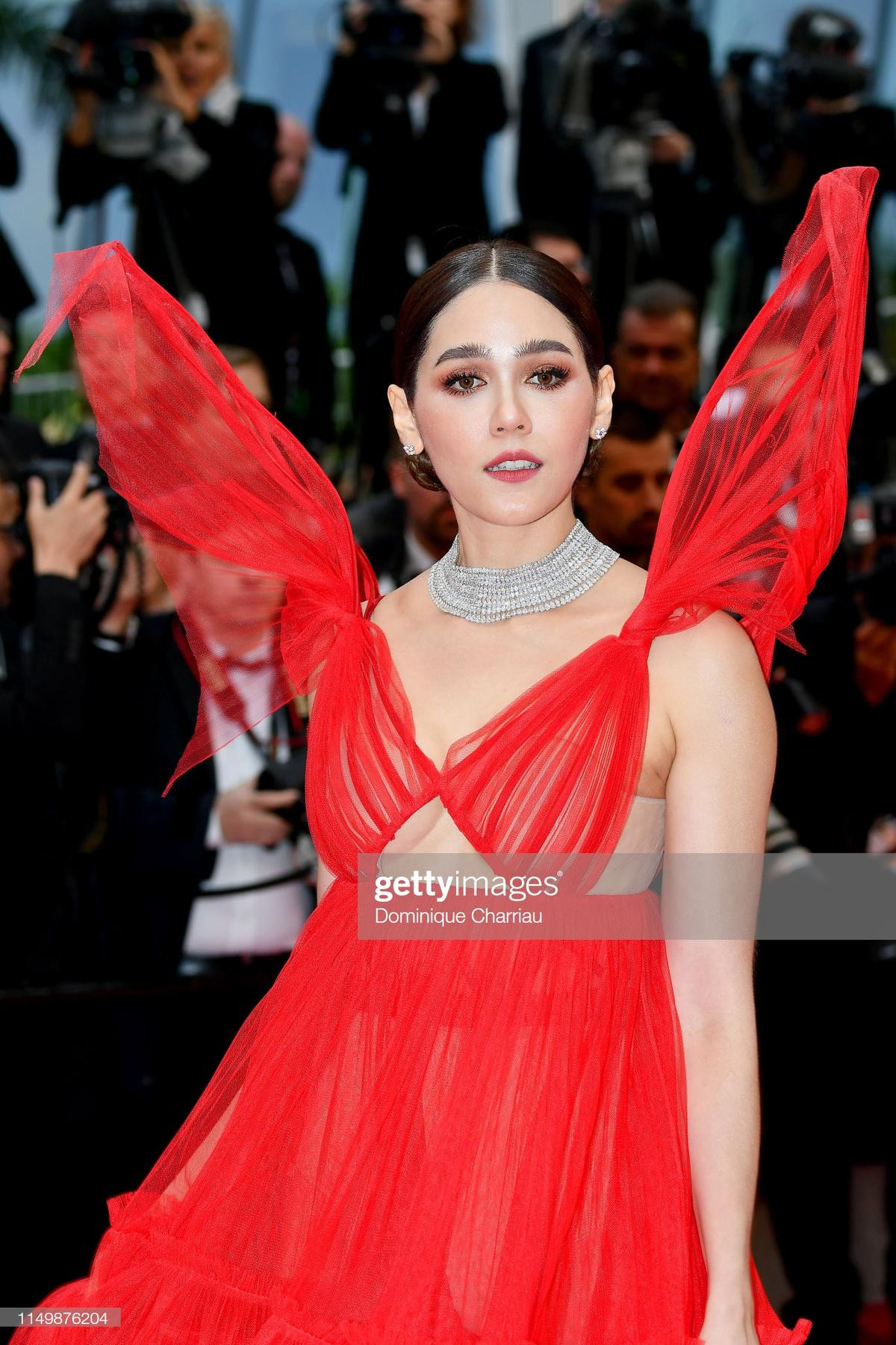 Thảm đỏ Cannes 2019 ngày 4: Sao Thái đọ sắc Hoa ngữ, Chompoo Araya hay Quan Hiểu Đồng nổi bật? Ảnh 2