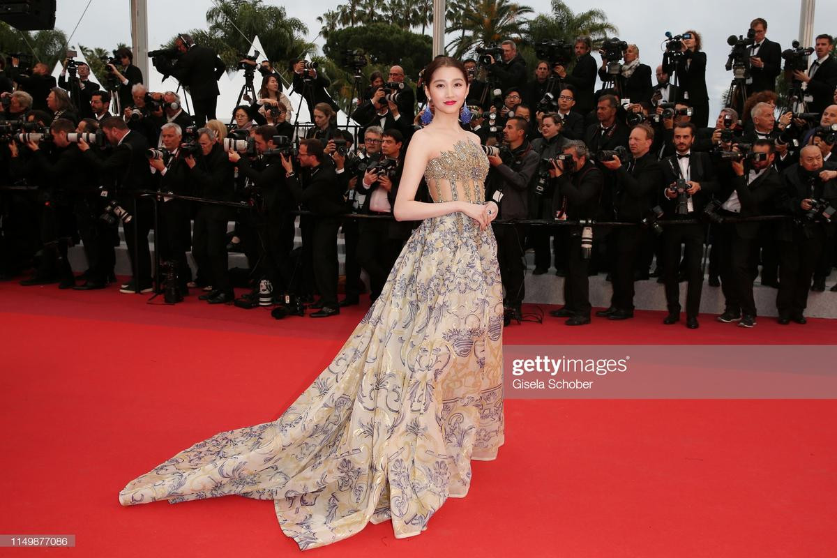 Thảm đỏ Cannes 2019 ngày 4: Sao Thái đọ sắc Hoa ngữ, Chompoo Araya hay Quan Hiểu Đồng nổi bật? Ảnh 9