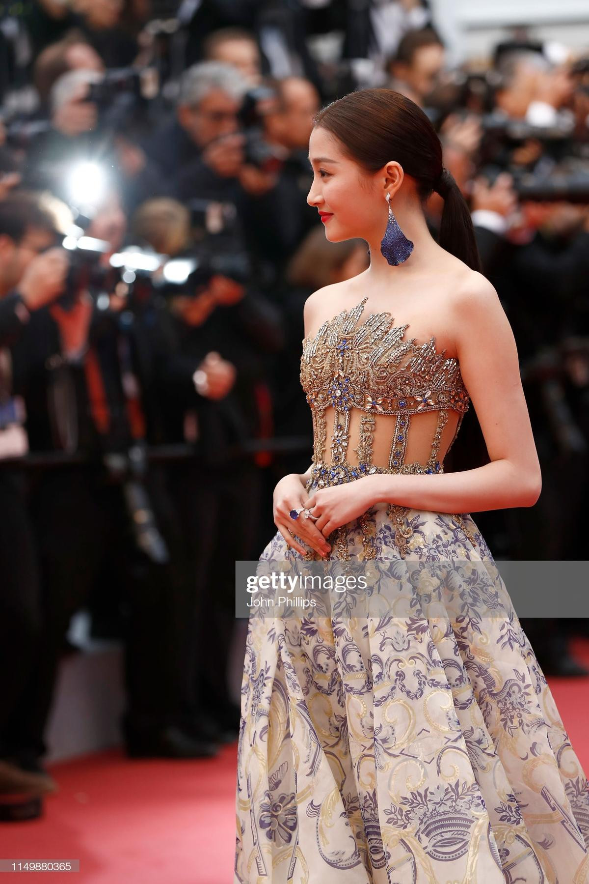 Thảm đỏ Cannes 2019 ngày 4: Sao Thái đọ sắc Hoa ngữ, Chompoo Araya hay Quan Hiểu Đồng nổi bật? Ảnh 12