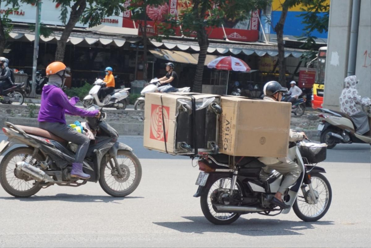 Thợ điều hoà ‘hốt bạc’, làm việc hết công suất vào mùa Hà Nội nắng nóng đỉnh điểm hơn 40 độ C Ảnh 5