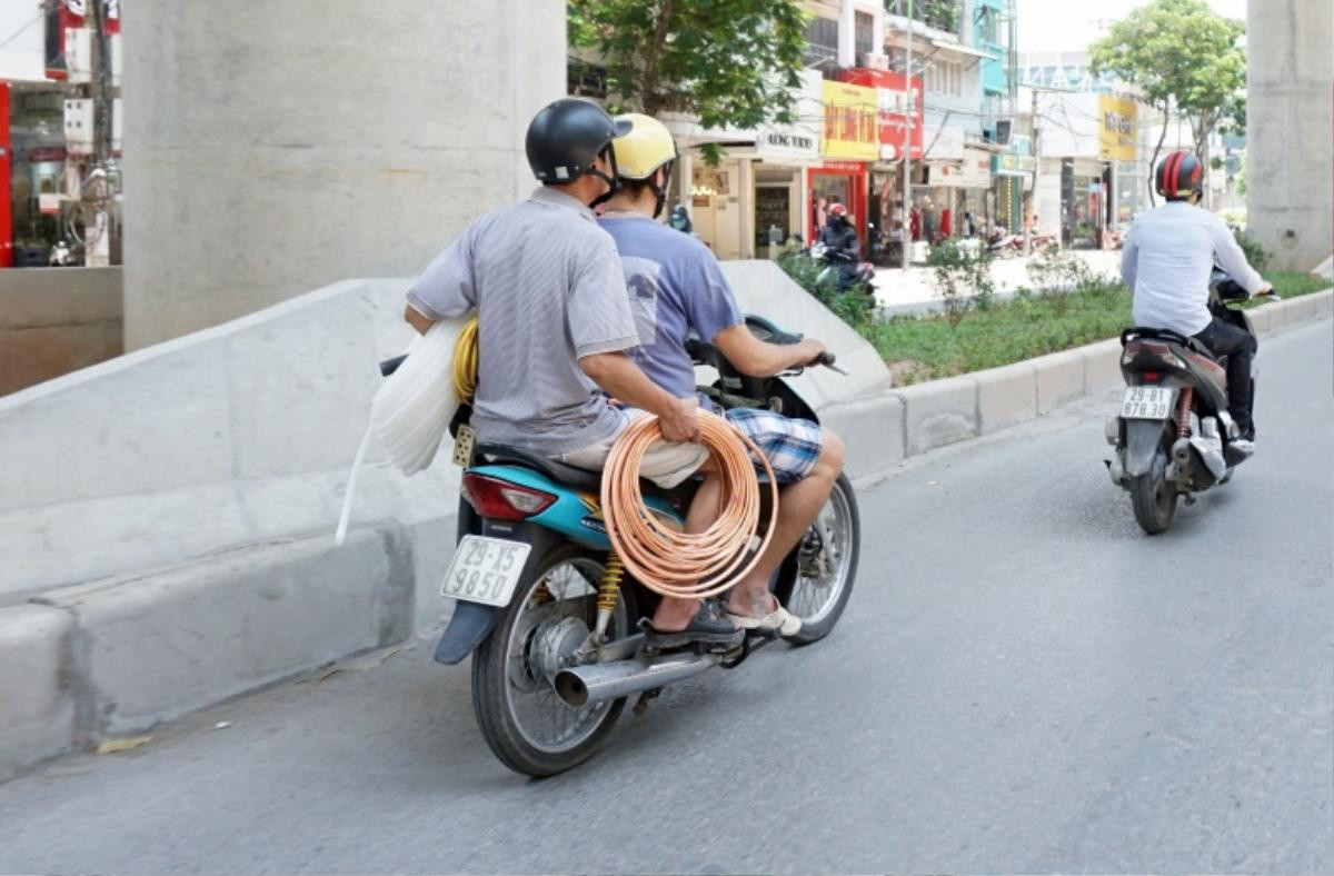 Thợ điều hoà ‘hốt bạc’, làm việc hết công suất vào mùa Hà Nội nắng nóng đỉnh điểm hơn 40 độ C Ảnh 8