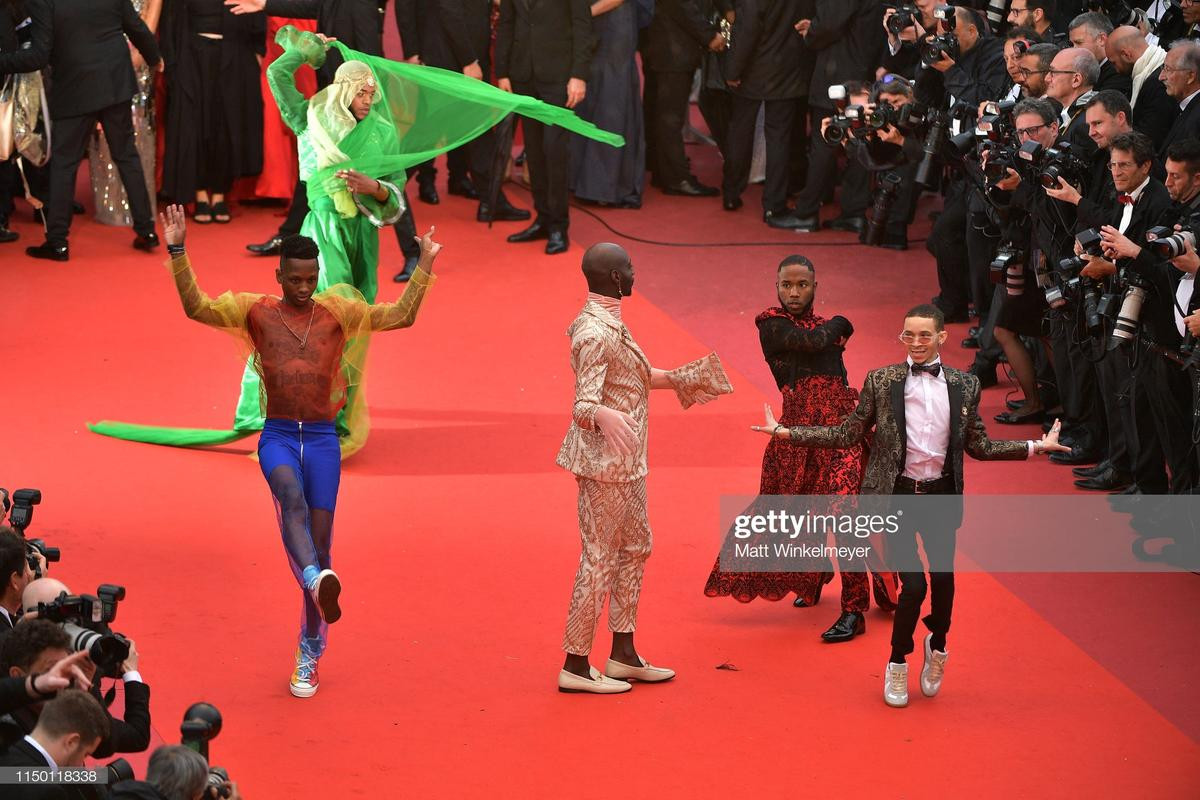 Đến thảm đỏ Cannes 2019 còn sở hữu những thảm họa tạo dáng lố lăng phản cảm Ảnh 1