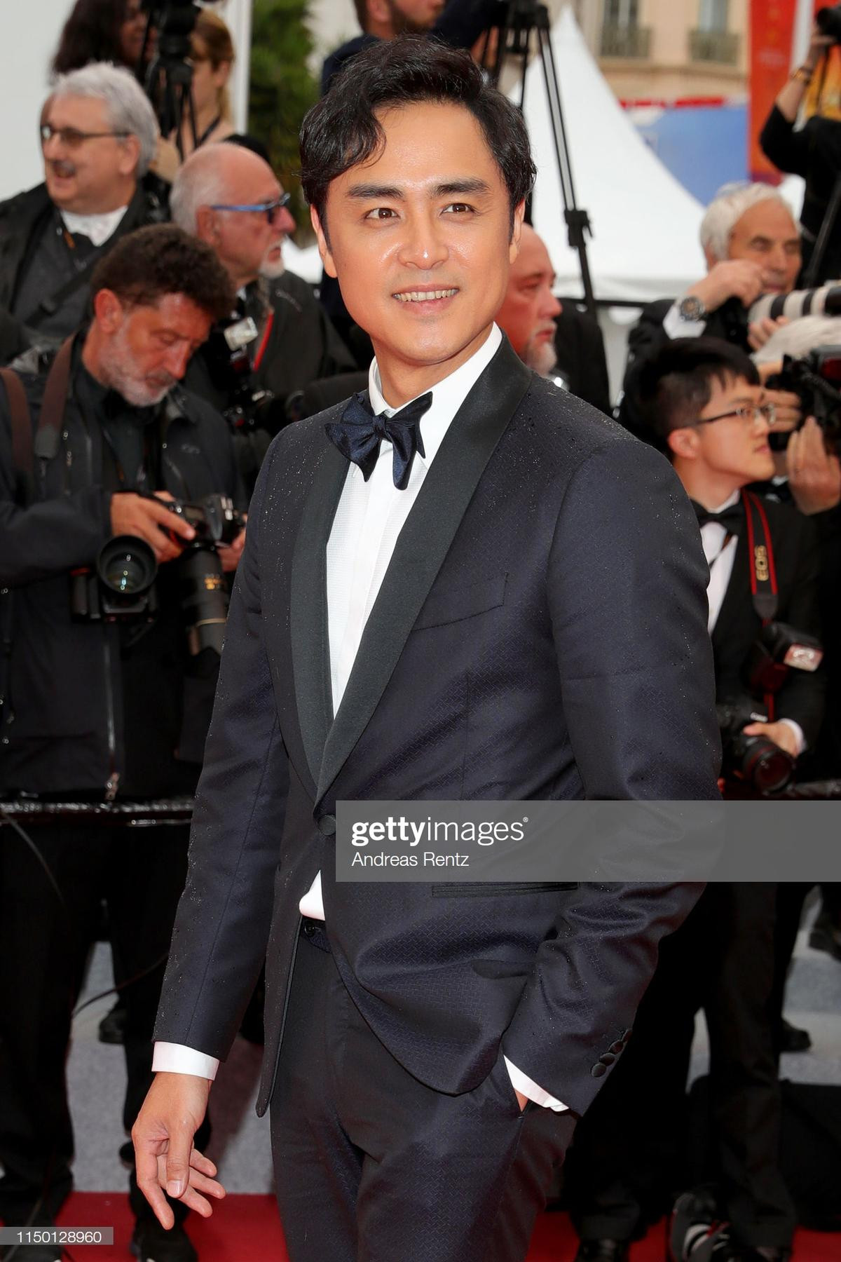 Mặc trời mưa, Quan Hiểu Đồng, Hồ Ca vẫn tỏa sáng trên thảm đỏ Cannes 2019 ngày 5 Ảnh 18