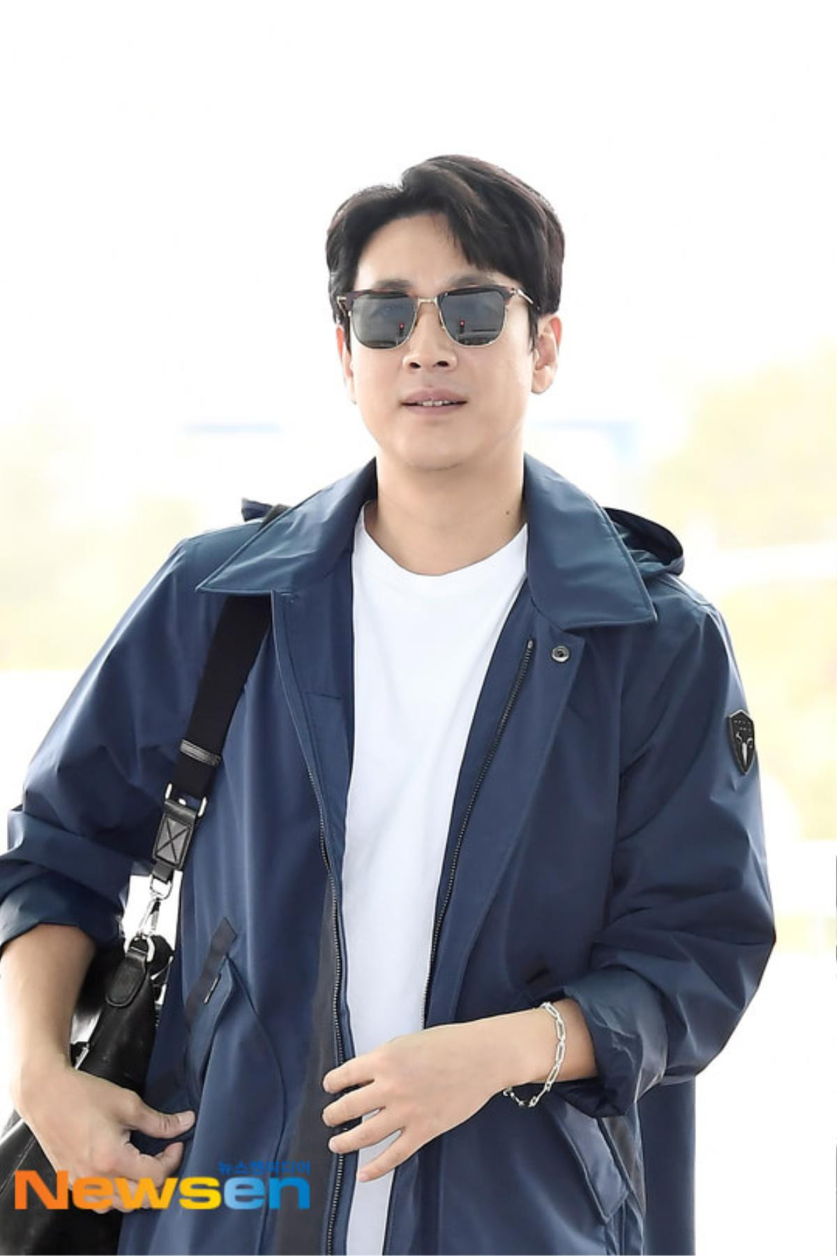 Lee Sun Kyun, Choi Woo Sik cùng nhiều sao Hàn lên đường dự 'LHP Cannes 2019' Ảnh 5