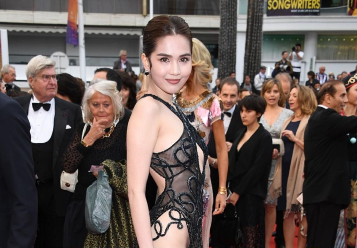 Dám chắc bạn không nhận ra Ngọc Trinh trên thảm đỏ Cannes 2019: Trang phục hở hang bị đánh giá phản cảm Ảnh 6