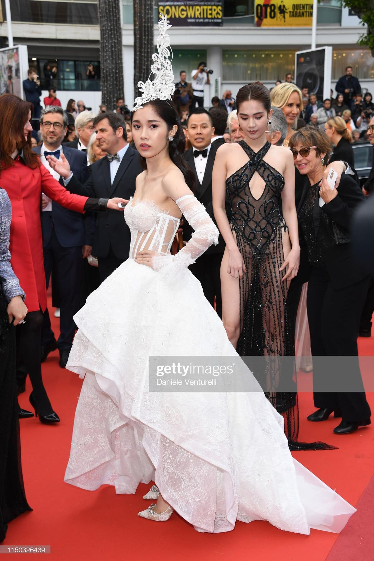 Dám chắc bạn không nhận ra Ngọc Trinh trên thảm đỏ Cannes 2019: Trang phục hở hang bị đánh giá phản cảm Ảnh 12