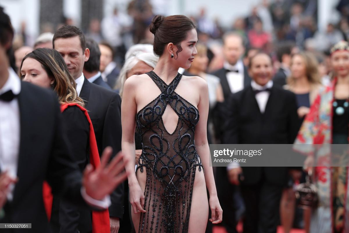 Dám chắc bạn không nhận ra Ngọc Trinh trên thảm đỏ Cannes 2019: Trang phục hở hang bị đánh giá phản cảm Ảnh 2