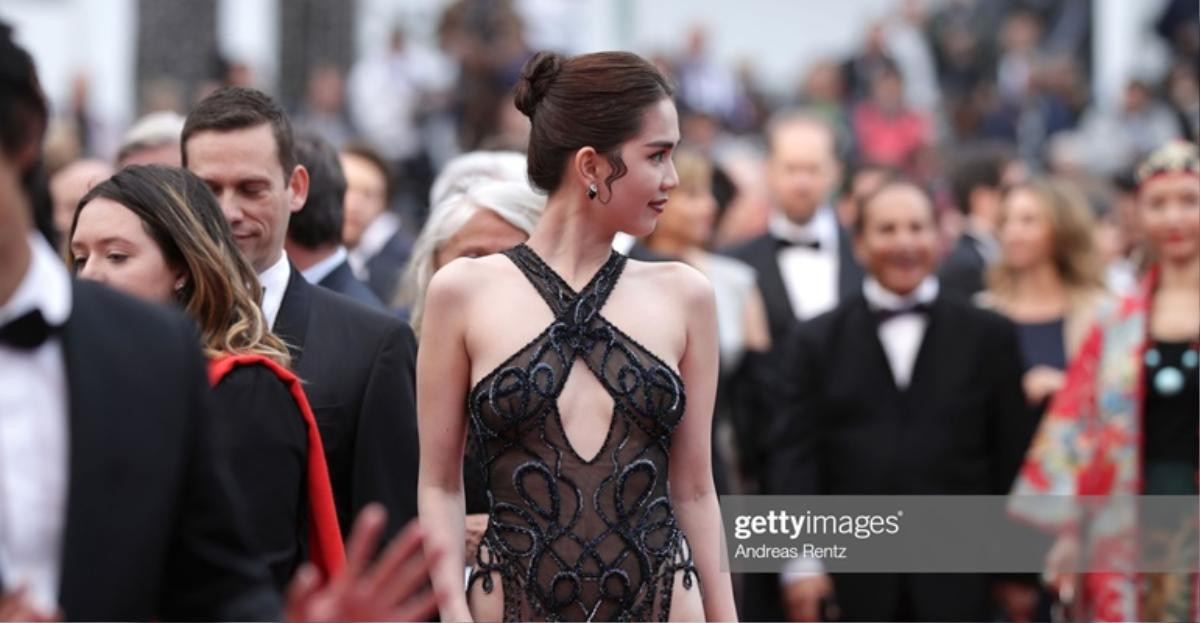 Bi hài Cannes 2019: Giới truyền thông quốc tế nhầm lẫn Ngọc Trinh và Cổ Lực Na Trát trên thảm đỏ ngày 6 Ảnh 7