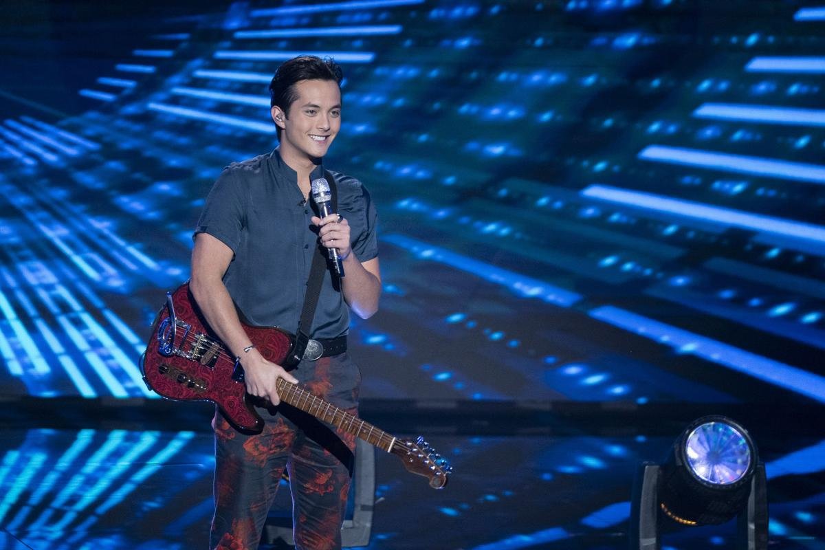 Quán quân American Idol 2019 - Laine Hardy: Đã hát hay lại đẹp trai như nam vương quốc tế Ảnh 2