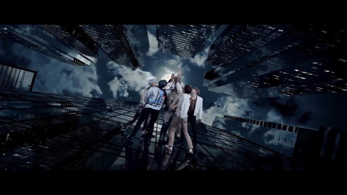 GOT7 trở lại với MV 'ECLIPSE' - Sự giao thoa tuyệt vời đầy ám ảnh giữa ánh sáng và bóng tối! Ảnh 5