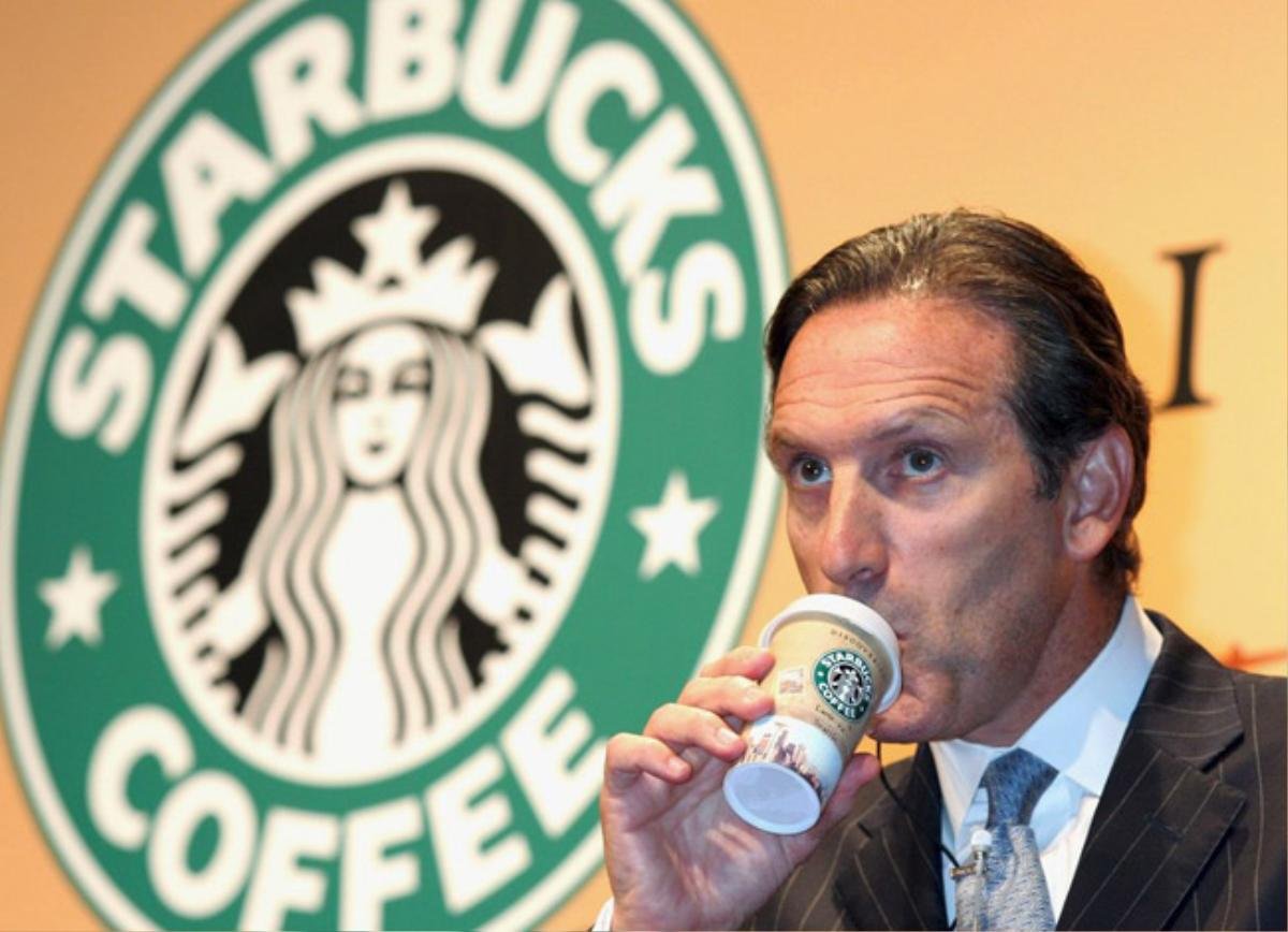 Cựu CEO Starbucks: Từ kẻ nhặt rác, phải bán máu kiếm tiền tới tỷ phú cà phê Ảnh 2