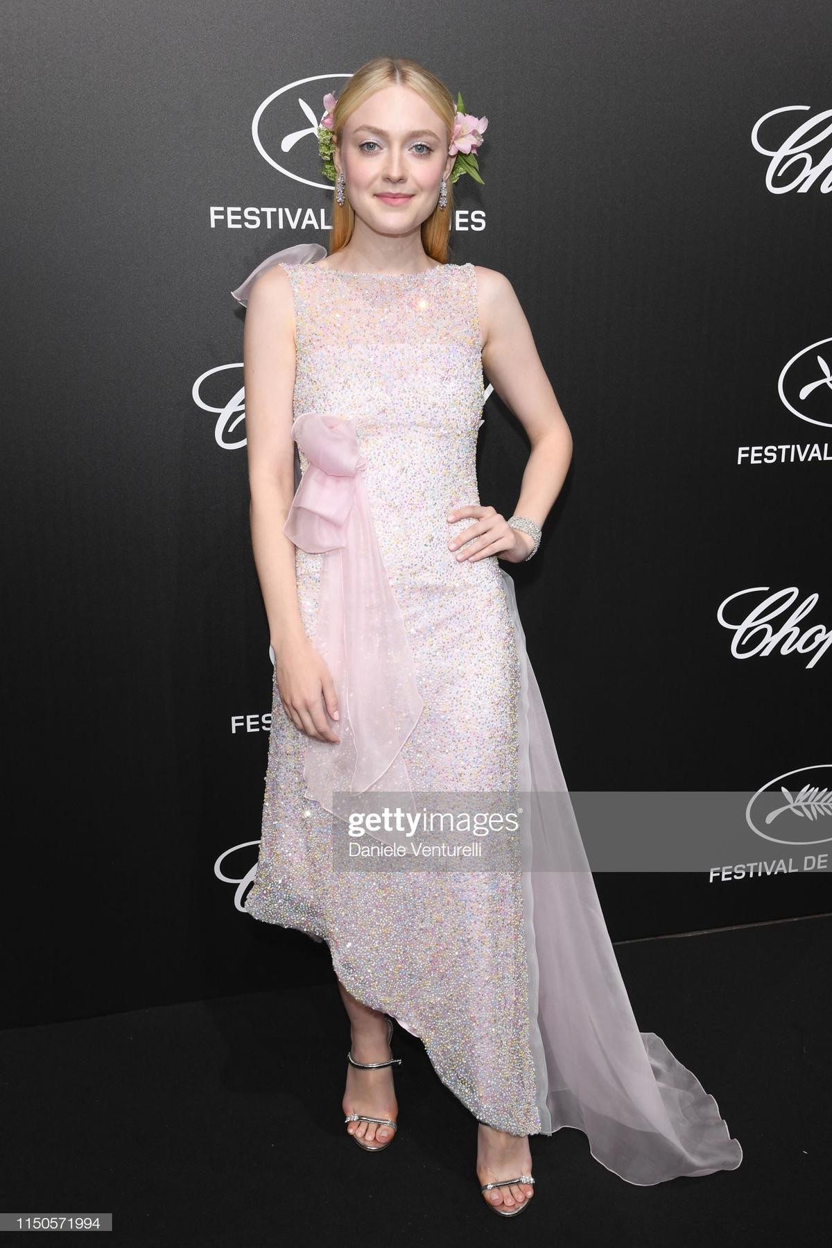 Cannes 2019 ngày 7: Chương Tử Di khoe vòng 1 khủng, Quan Hiểu Đồng 'lép vế' trước Elle Fanning dù đã chưng diện Ảnh 13