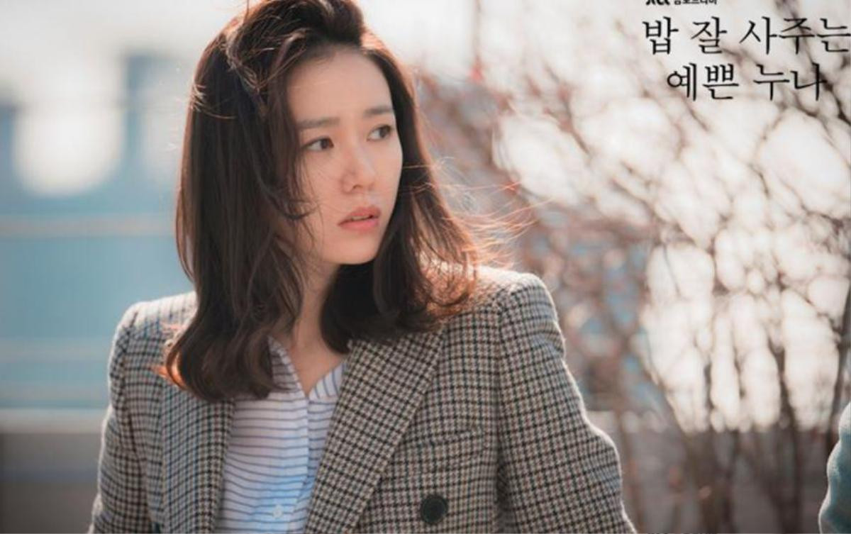 'Spring Night': Han Ji Min trả lời câu hỏi so sánh với Son Ye Jin trong 'Chị đẹp', K-net phản ứng ra sao? Ảnh 5