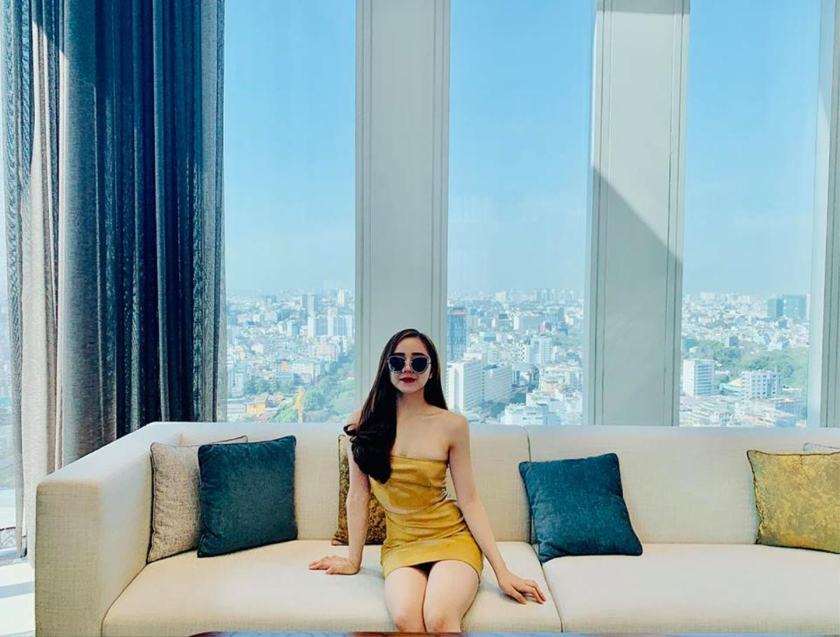 Cuộc sống đậm chất 'rich kid' sang chảnh của 'hotgirl ngủ gật' sắp nối gót Chi Pu đi hát Ảnh 12