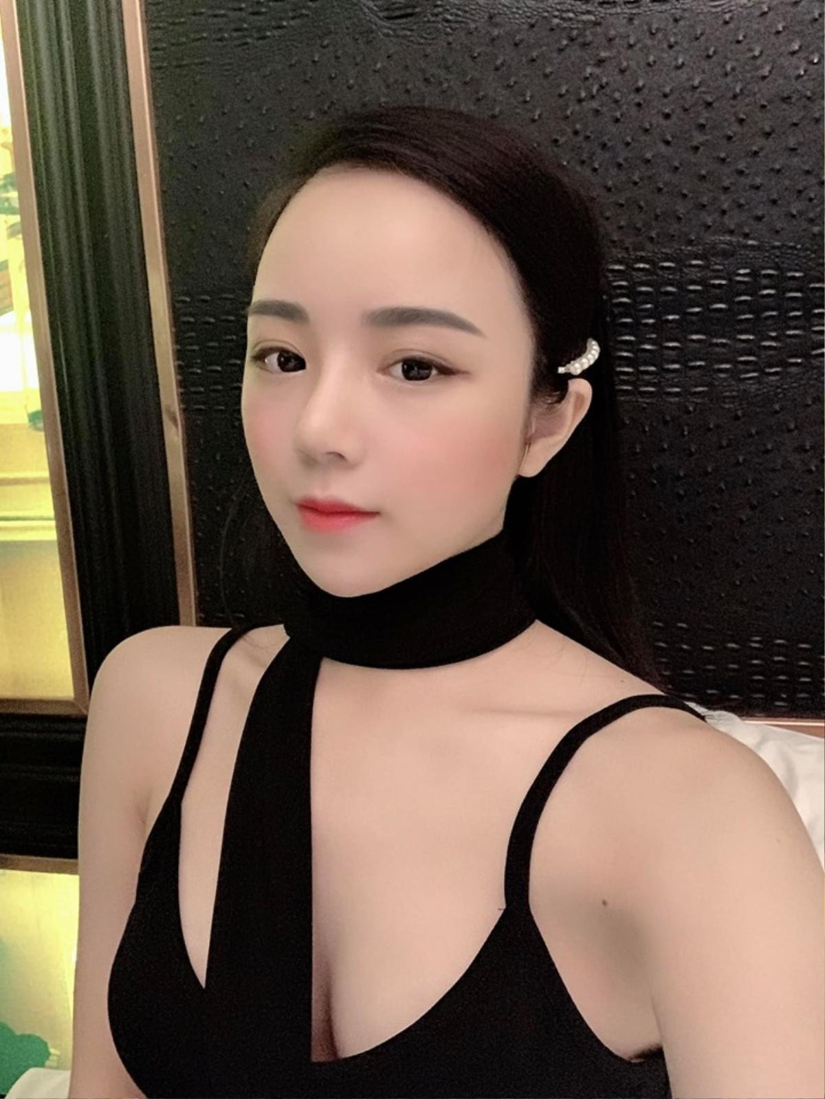 Cuộc sống đậm chất 'rich kid' sang chảnh của 'hotgirl ngủ gật' sắp nối gót Chi Pu đi hát Ảnh 4