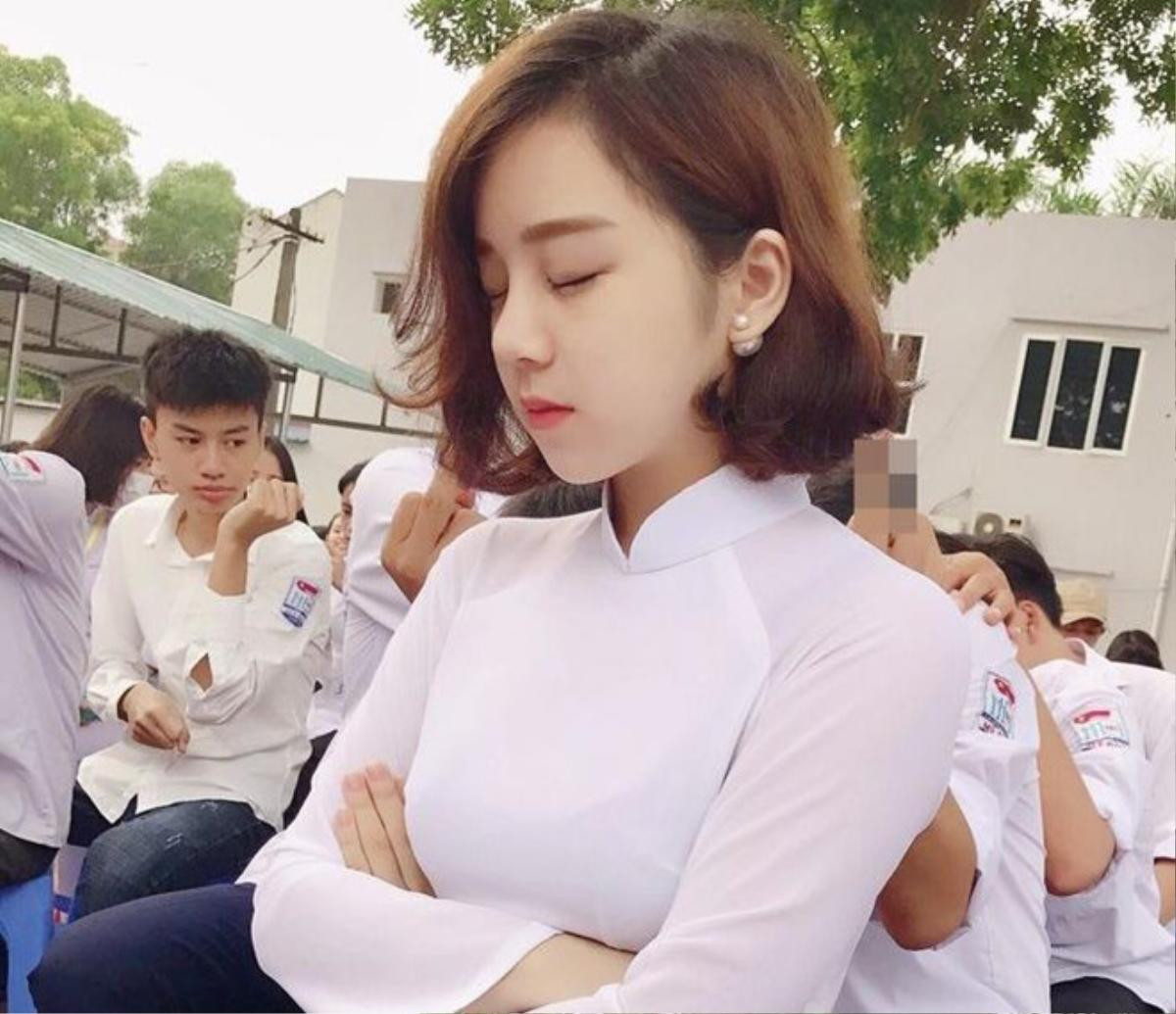 Cuộc sống đậm chất 'rich kid' sang chảnh của 'hotgirl ngủ gật' sắp nối gót Chi Pu đi hát Ảnh 1