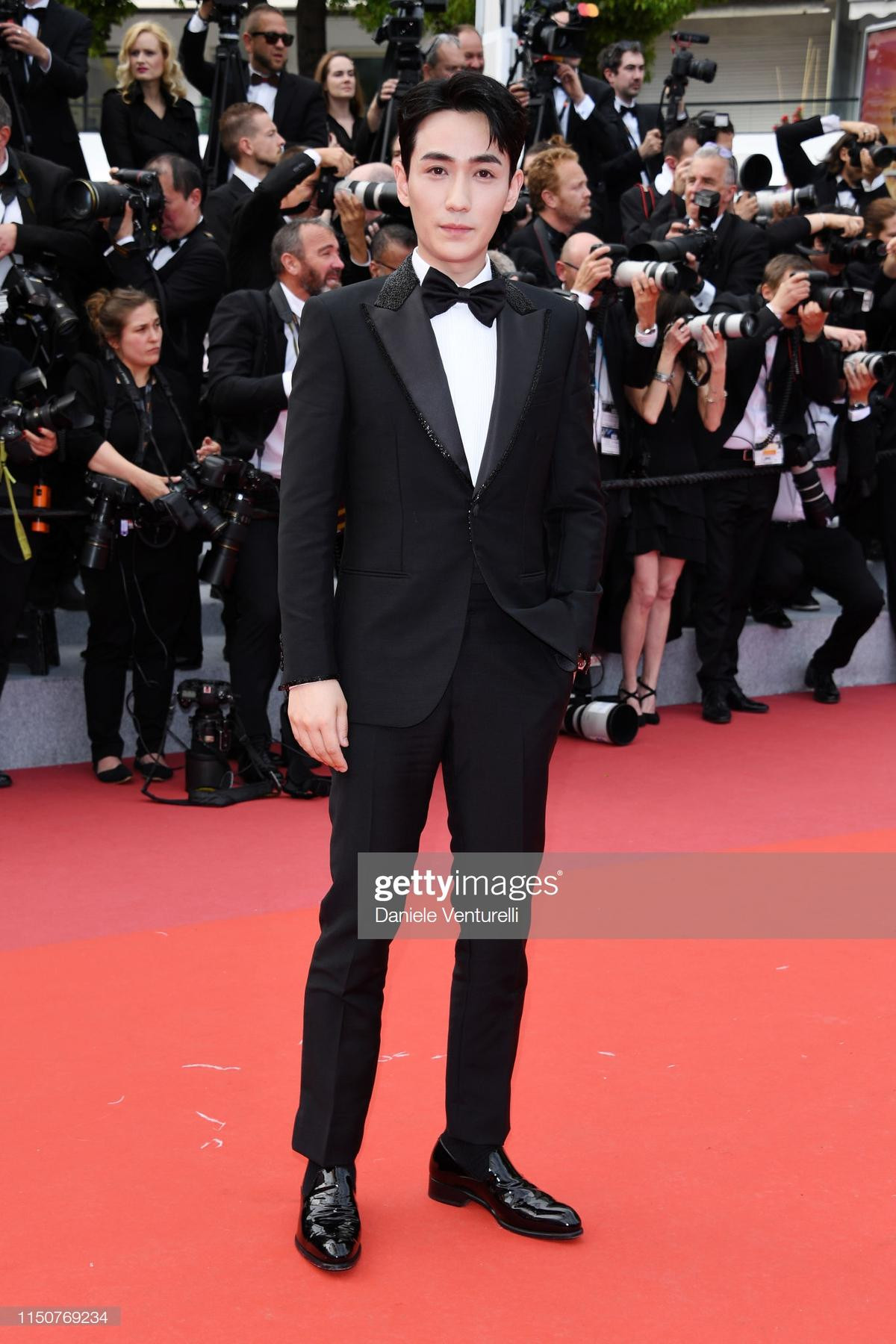 Chương Tử Di, Chu Nhất Long và mỹ nhân 'Tây Du Ký' bừng sáng trên thảm đỏ Cannes 2019 ngày 8 Ảnh 8