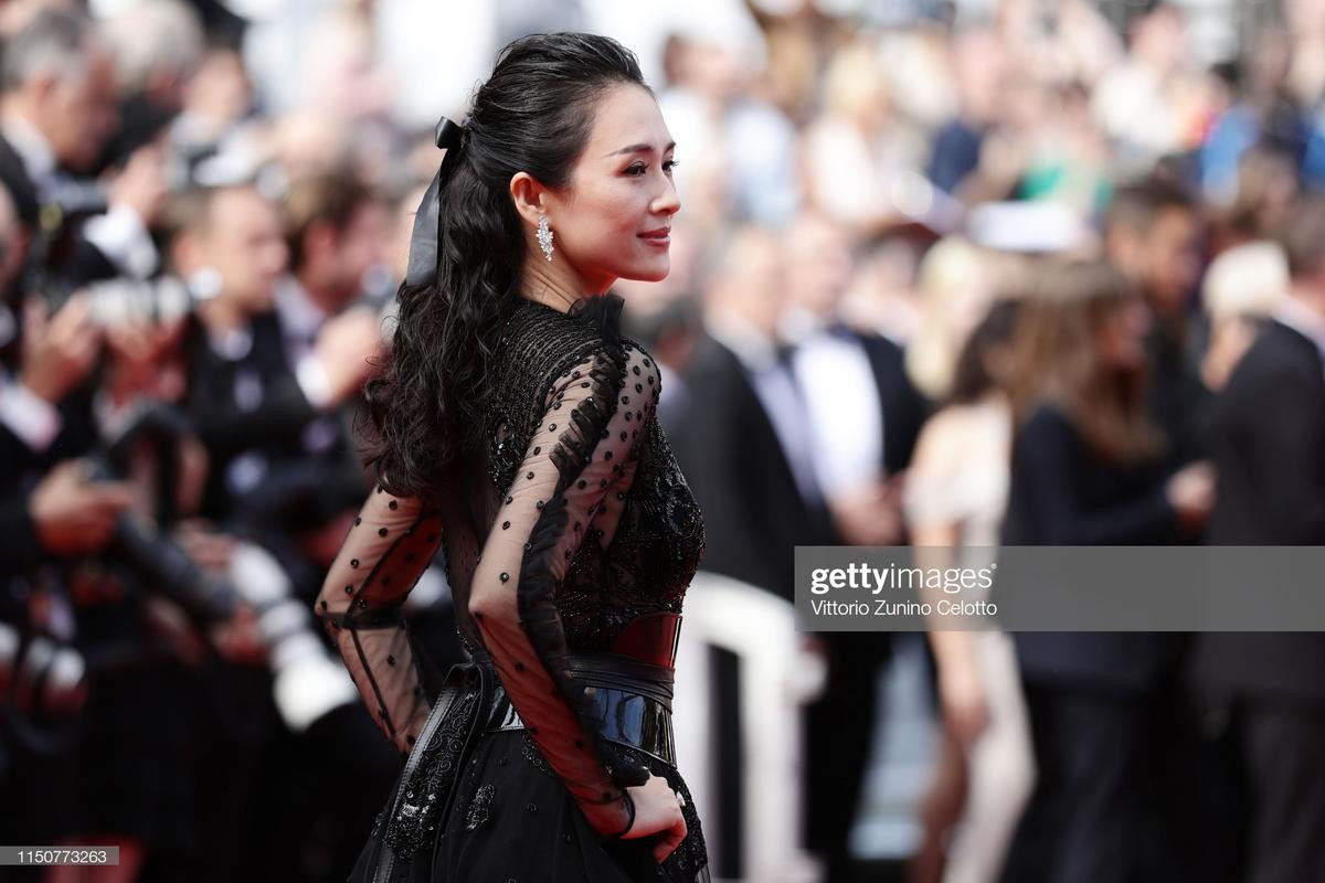 Chương Tử Di, Chu Nhất Long và mỹ nhân 'Tây Du Ký' bừng sáng trên thảm đỏ Cannes 2019 ngày 8 Ảnh 4