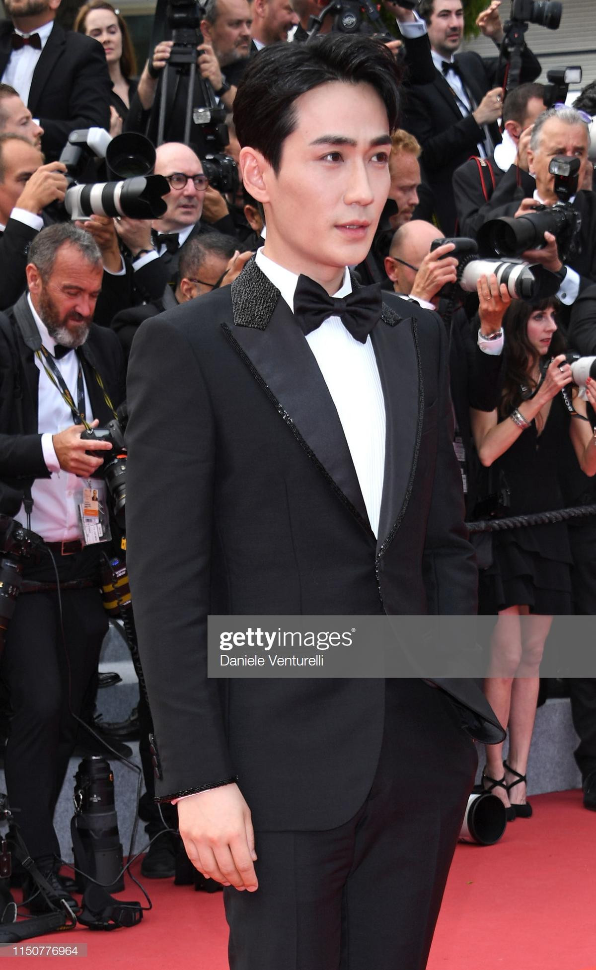 Chương Tử Di, Chu Nhất Long và mỹ nhân 'Tây Du Ký' bừng sáng trên thảm đỏ Cannes 2019 ngày 8 Ảnh 5