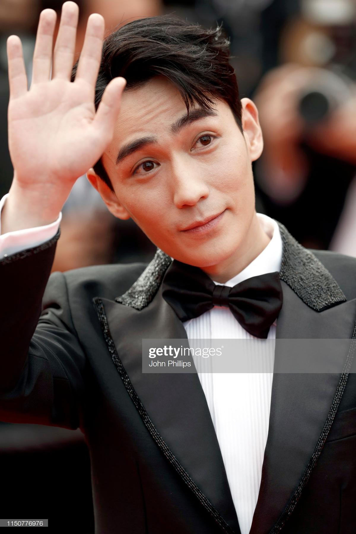 Chương Tử Di, Chu Nhất Long và mỹ nhân 'Tây Du Ký' bừng sáng trên thảm đỏ Cannes 2019 ngày 8 Ảnh 7