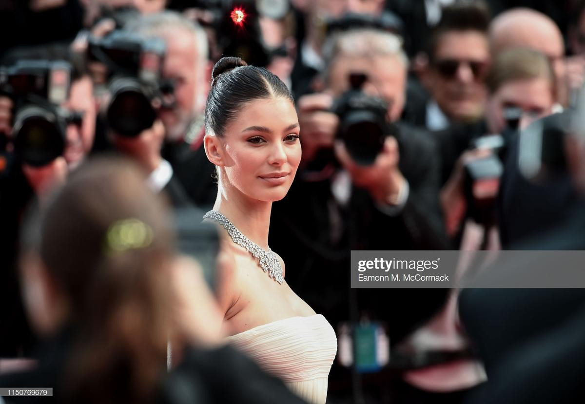 Khoảnh khắc đẹp nao lòng của sao Hollywood trên thảm đỏ Cannes 2019 ngày 8 Ảnh 17