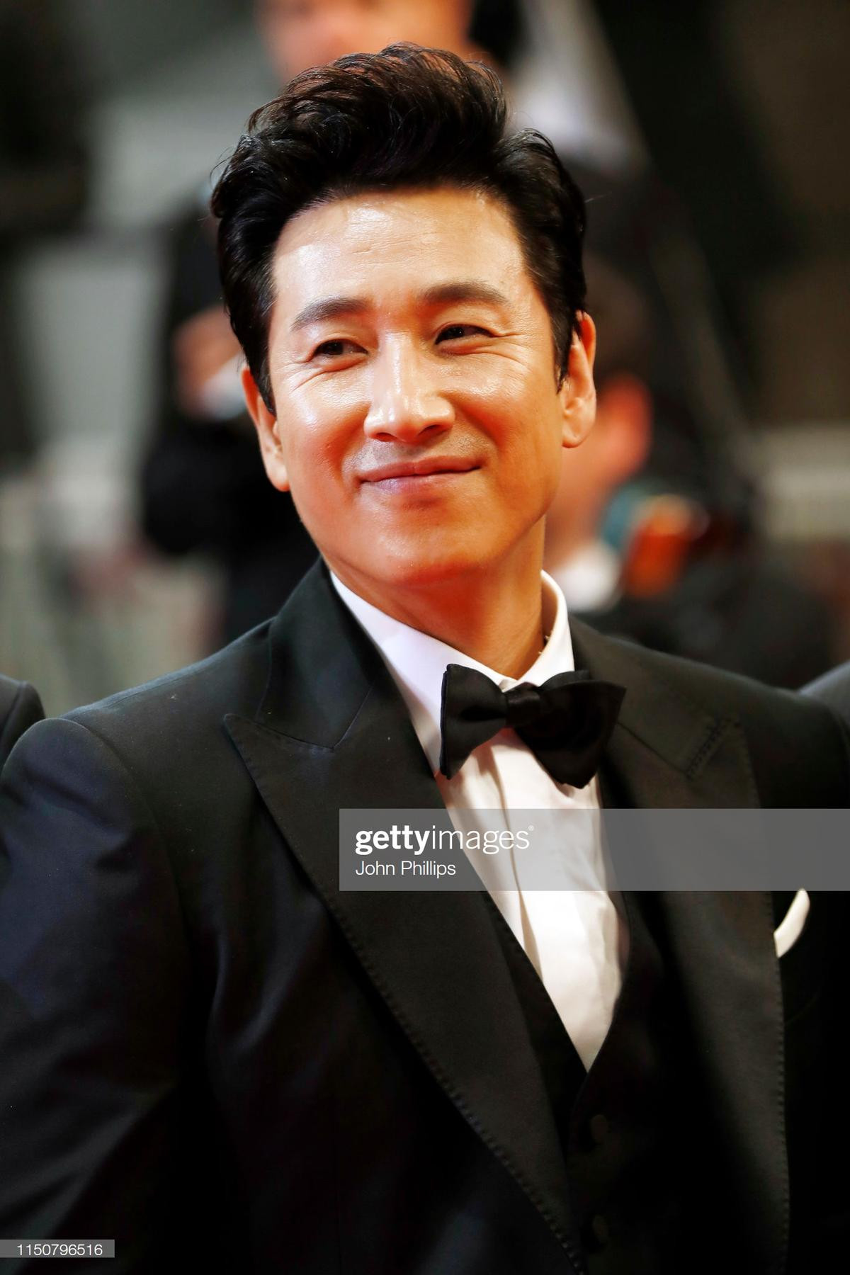 Lee Sun Kyun, Choi Woo Sik cùng loạt sao Hàn 'đổ bộ' thảm đỏ Cannes 2019 ngày 8 Ảnh 5