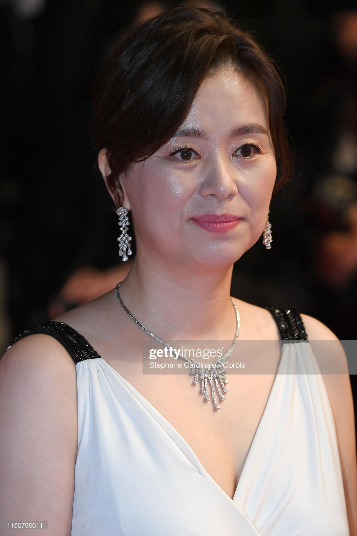 Lee Sun Kyun, Choi Woo Sik cùng loạt sao Hàn 'đổ bộ' thảm đỏ Cannes 2019 ngày 8 Ảnh 15