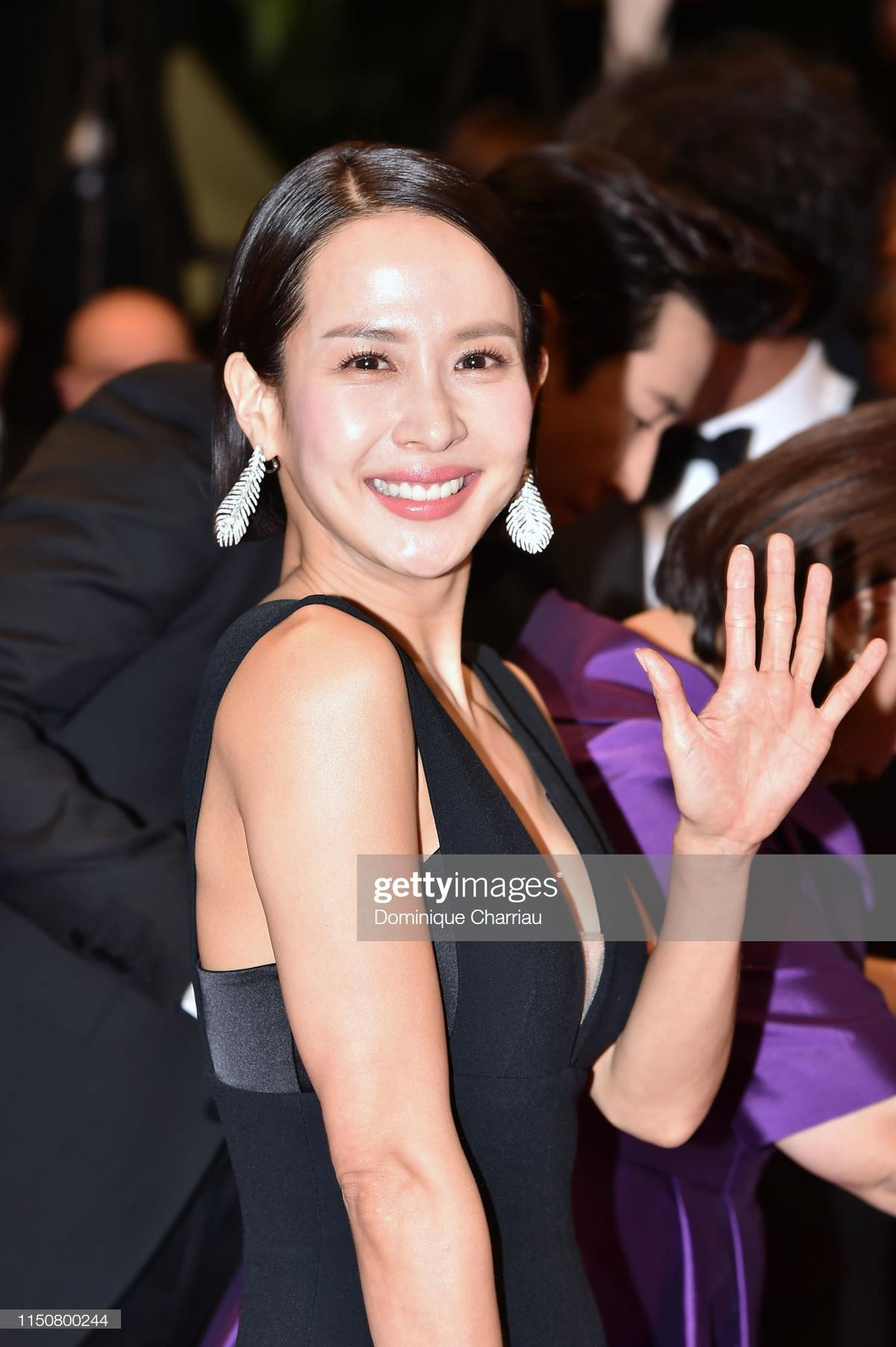 Lee Sun Kyun, Choi Woo Sik cùng loạt sao Hàn 'đổ bộ' thảm đỏ Cannes 2019 ngày 8 Ảnh 6