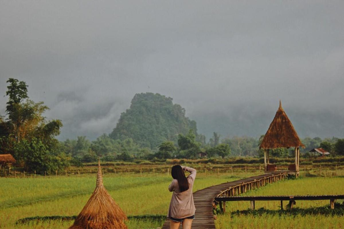 Ngất ngây cây cầu gỗ giữa đồng ruộng xanh rì khiến người ta phải thốt lên: Lào đẹp đến thế này ư? Ảnh 23