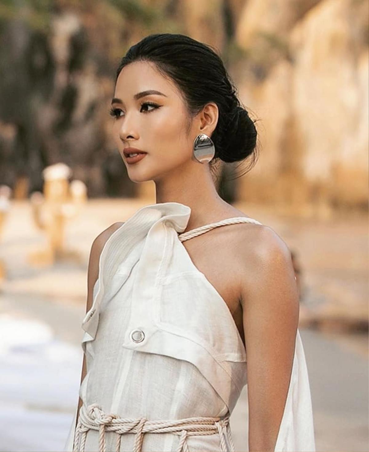 Hoàng Thùy 'lăng xê' tóc búi, fan vote điên đảo: 'Quá chuẩn để in-top Miss Universe 2019' Ảnh 2