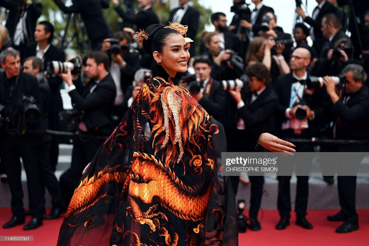 Không 'hở bạo' như Ngọc Trinh, Trương Thị May mang quyền lực rồng châu Á toả sáng tại Cannes 2019 Ảnh 8