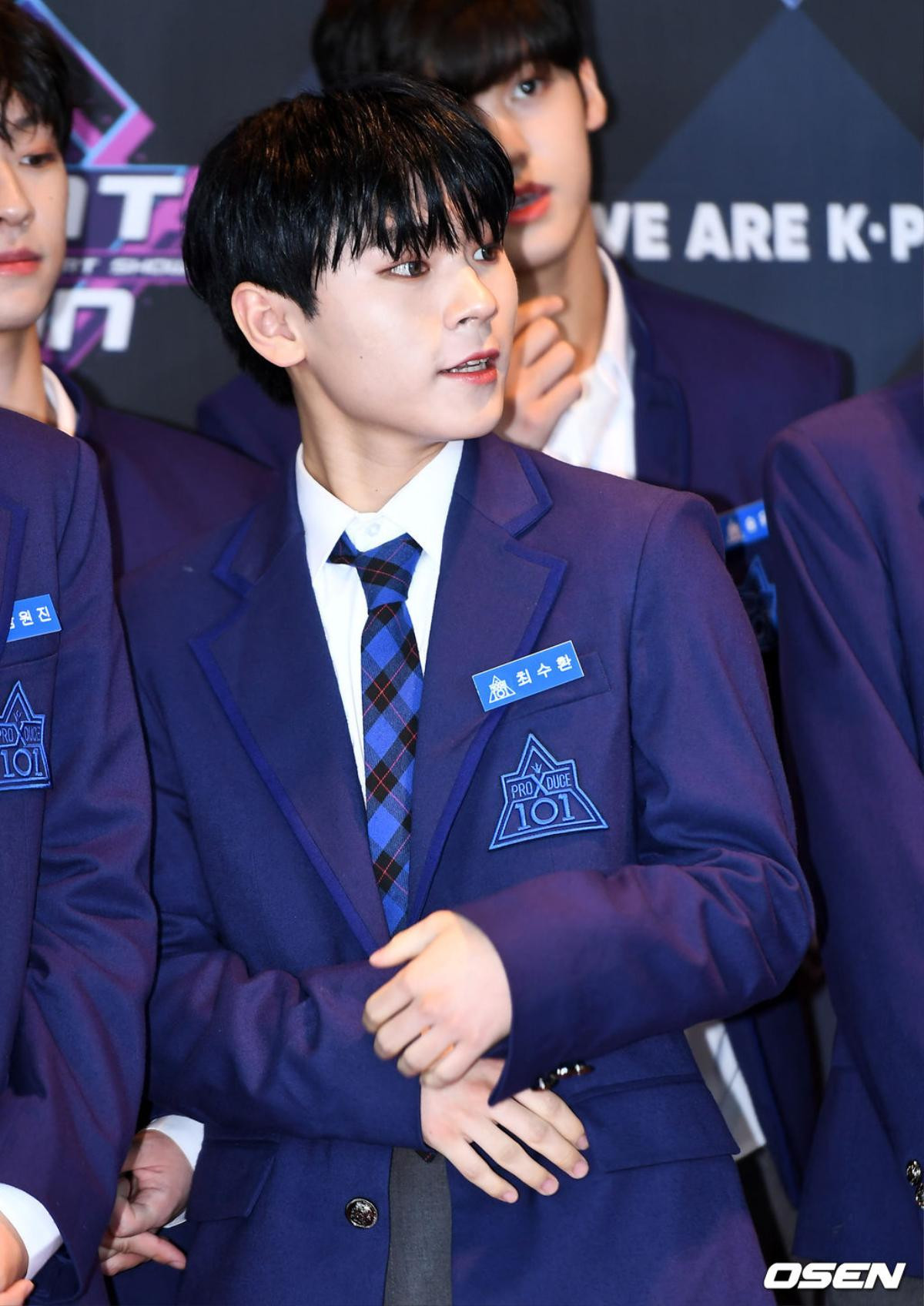 Produce X 101: Dàn thực tập sinh lớp A đẹp xuất thần, đổ bộ thảm đỏ sân khấu 'M Countdown' Ảnh 24