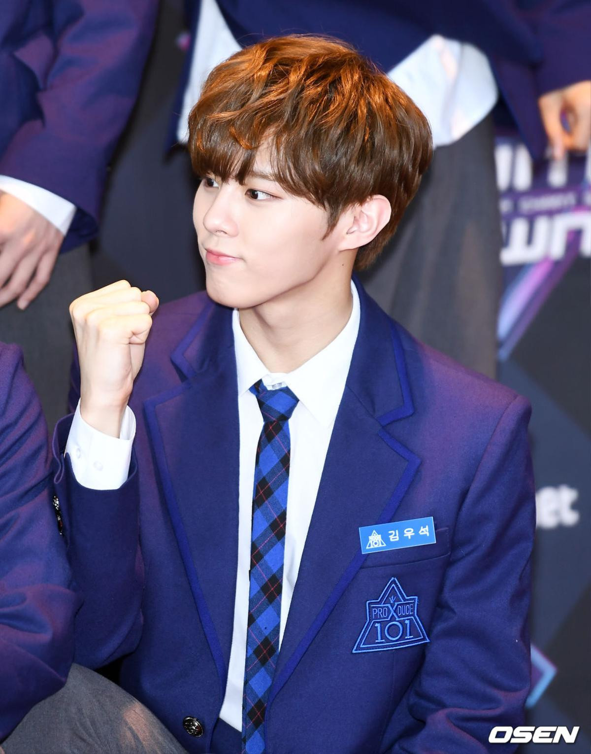 Produce X 101: Dàn thực tập sinh lớp A đẹp xuất thần, đổ bộ thảm đỏ sân khấu 'M Countdown' Ảnh 29