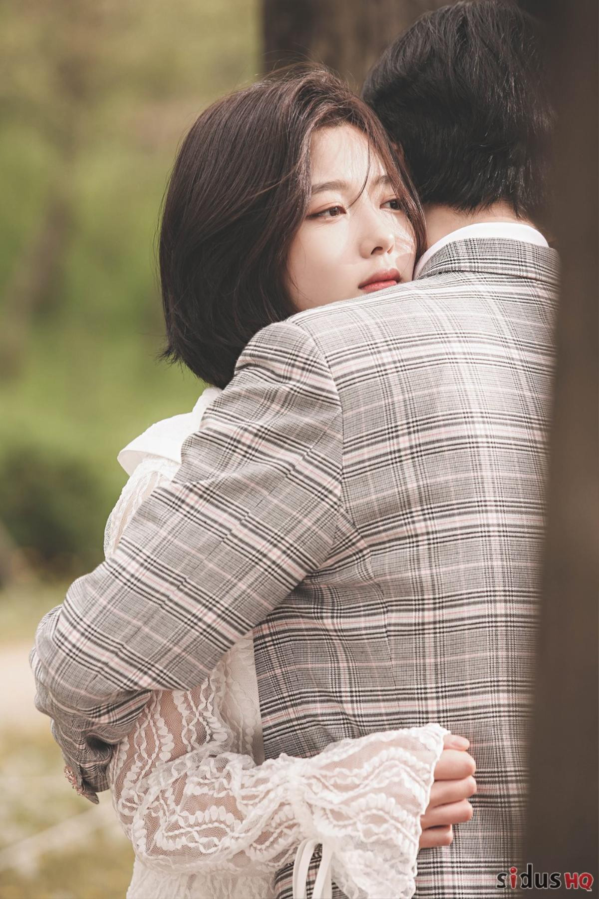 Kim Yoo Jung đẹp tựa nữ thần trong bộ ảnh MV 'Begin Again' của Kim Jae Hwan Ảnh 15