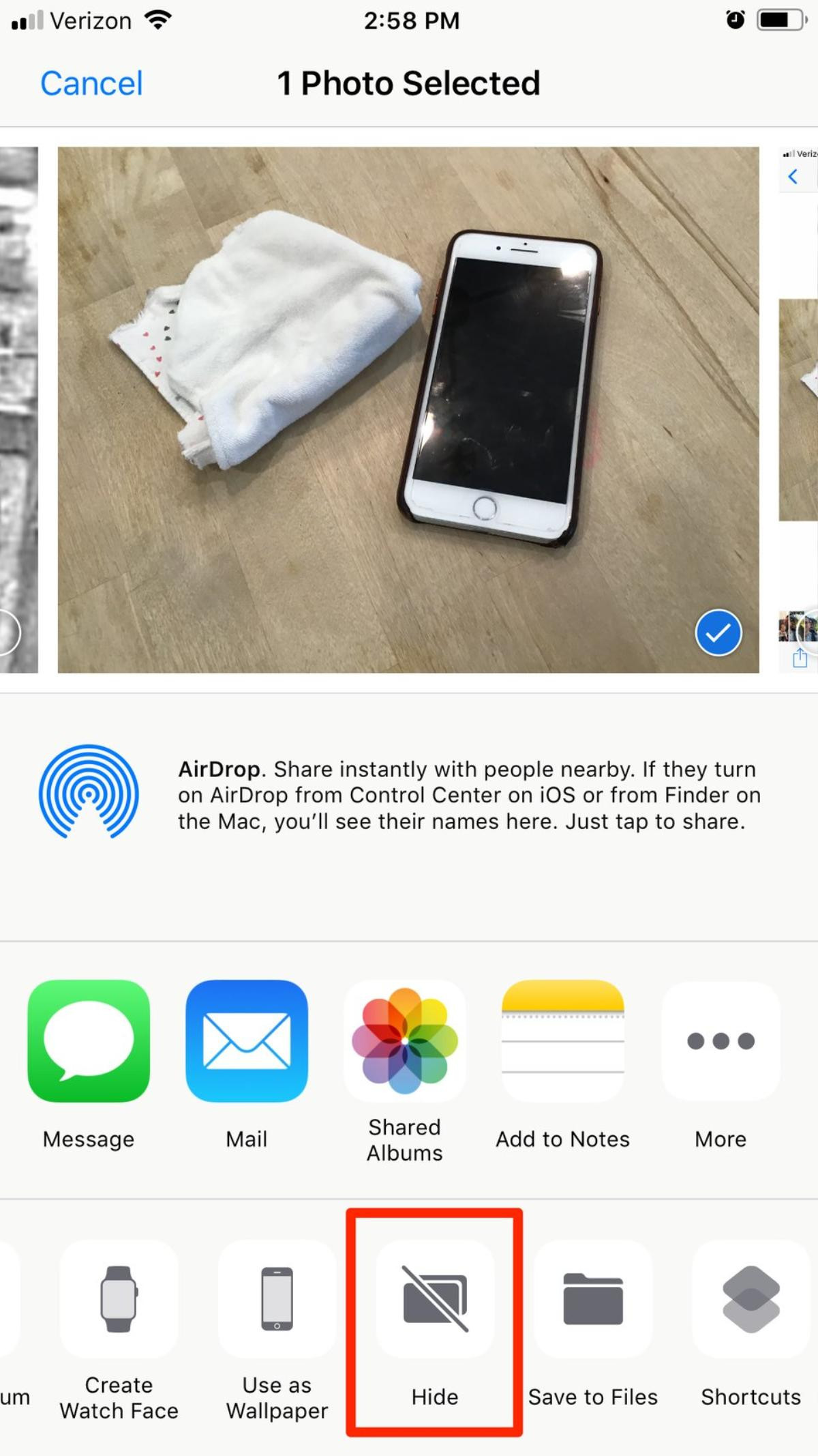 Cách giấu ảnh nhanh trên iPhone không cần cài thêm bất kì ứng dụng nào Ảnh 1