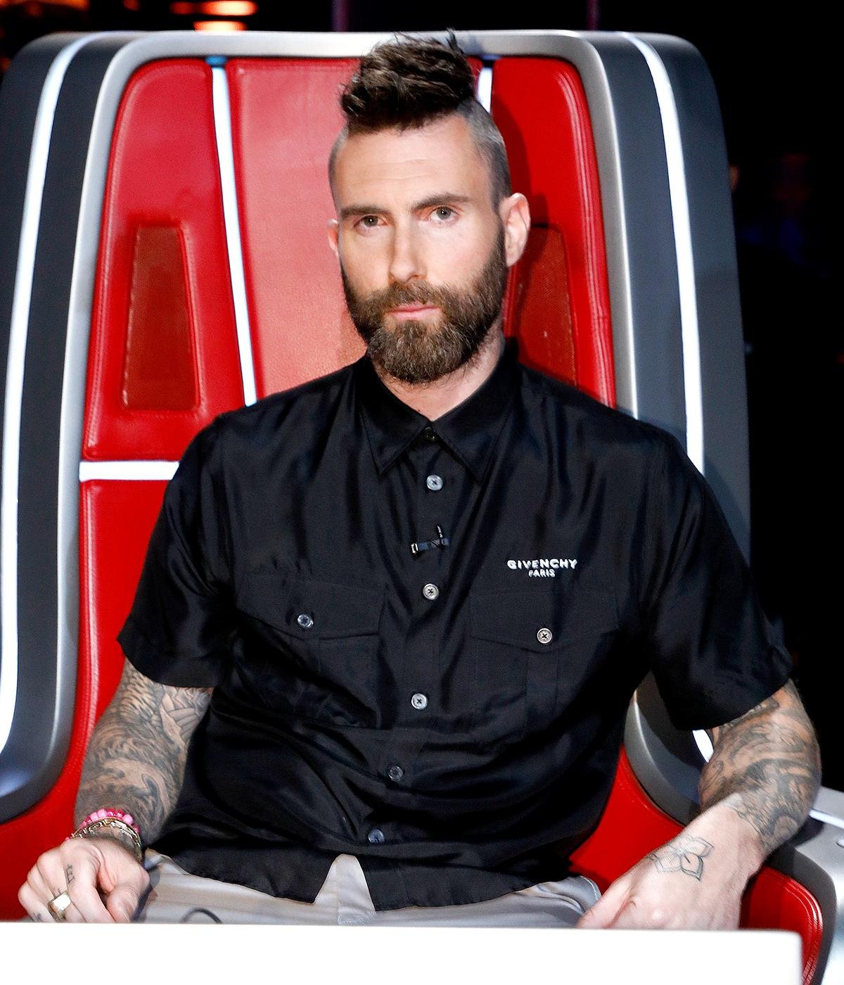 Adam Levine rời The Voice sau 16 mùa giải, Gwen Stefani ngồi ghế nóng mùa 17 Ảnh 1