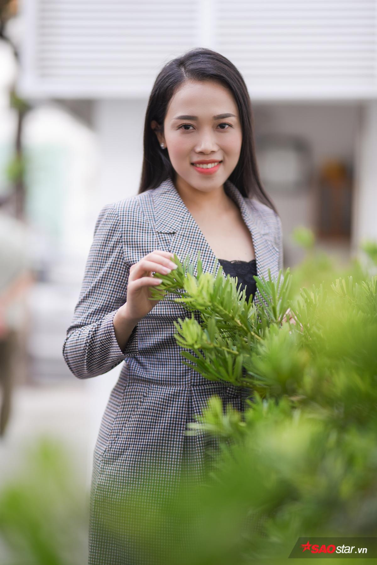 Thái Ngân sổ đùi 'chạy bộ không giới hạn', Như Ý bị 'nhấn nước' quay MV Thần tượng Bolero Ảnh 5