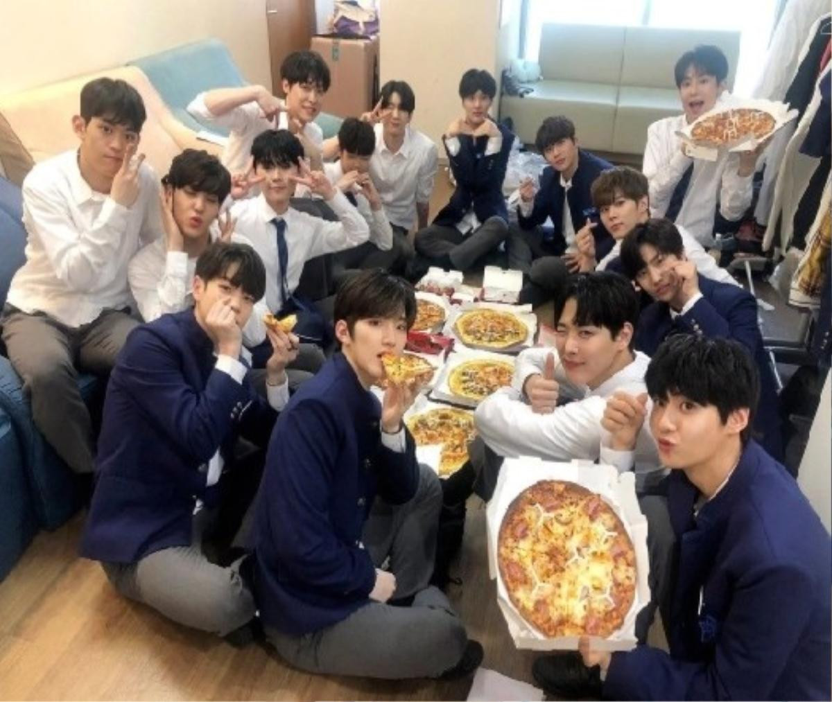 Thí sinh PRODUCE X 101 được nạp năng lượng nhờ món quà từ ‘Quý ông Lee Dong Wook’ Ảnh 1