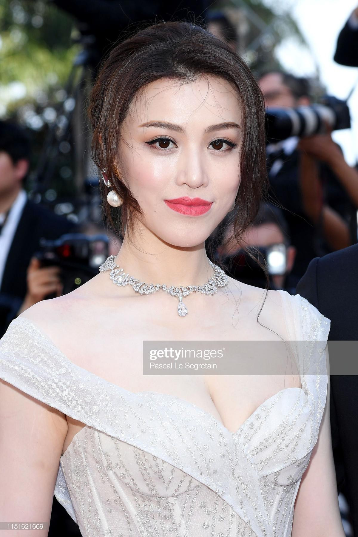 'Ông hoàng bà hậu phòng vé' Song Kang Ho - Chương Tử Di tỏa sáng trên thảm đỏ bế mạc Cannes 2019 Ảnh 19