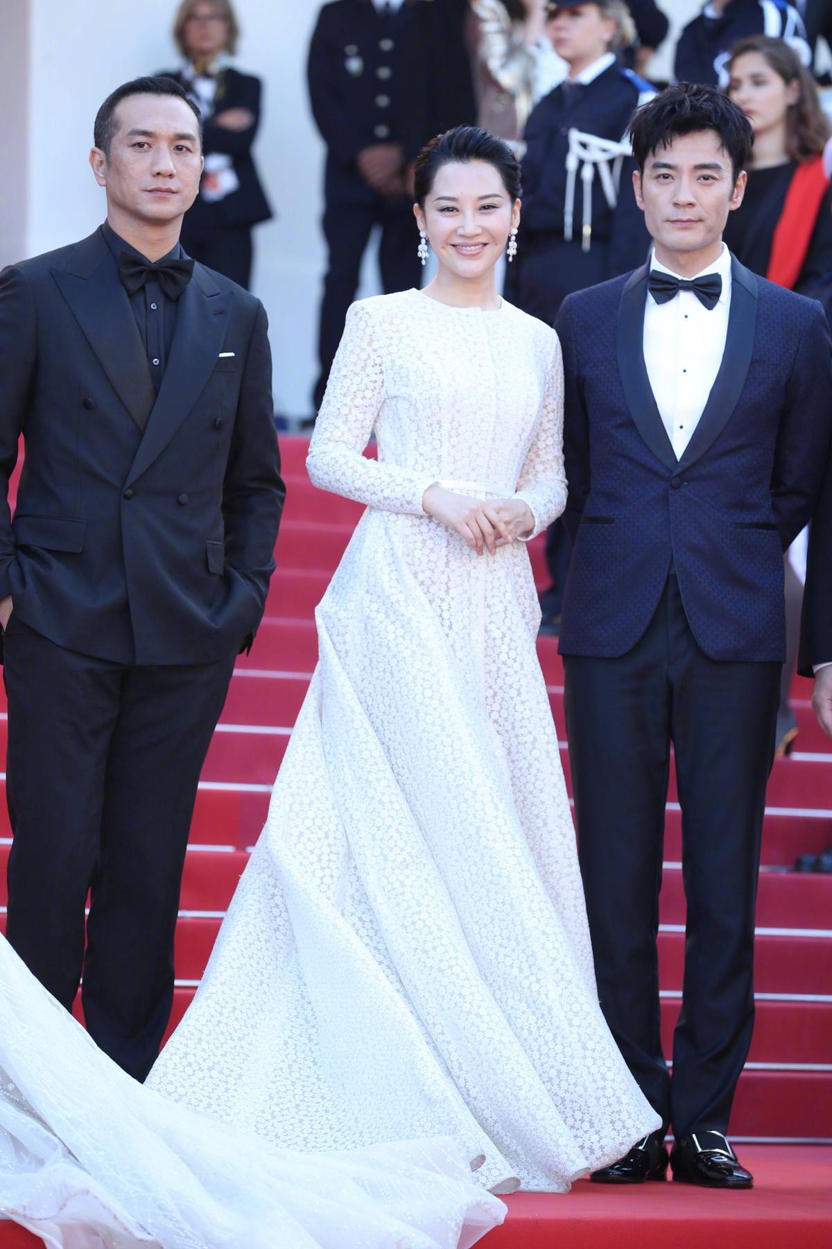 'Ông hoàng bà hậu phòng vé' Song Kang Ho - Chương Tử Di tỏa sáng trên thảm đỏ bế mạc Cannes 2019 Ảnh 12