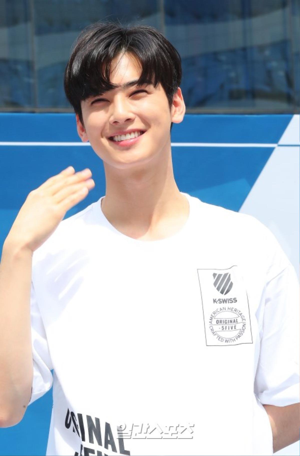 Đến cả đàn ông Hàn Quốc cũng phải điêu đứng trước Cha Eun Woo (ASTRO): 'Cậu ấy có phải con người?' Ảnh 5