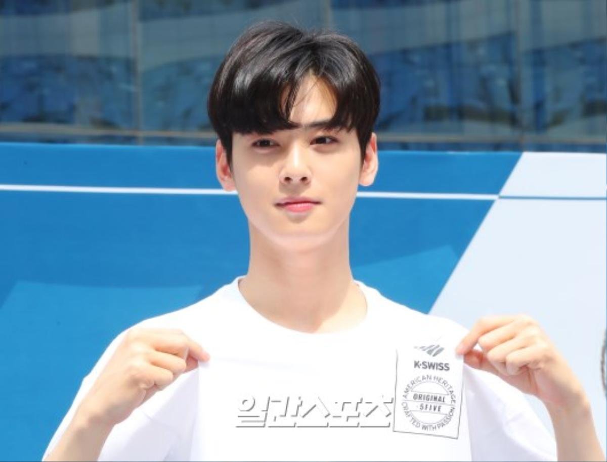 Đến cả đàn ông Hàn Quốc cũng phải điêu đứng trước Cha Eun Woo (ASTRO): 'Cậu ấy có phải con người?' Ảnh 7