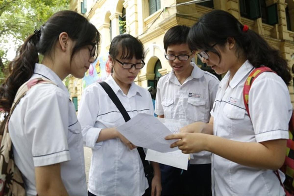 Tuyển sinh lớp 10 tại Hà Nội: Hàng ngàn học sinh thi môn đầu tiên Ảnh 1