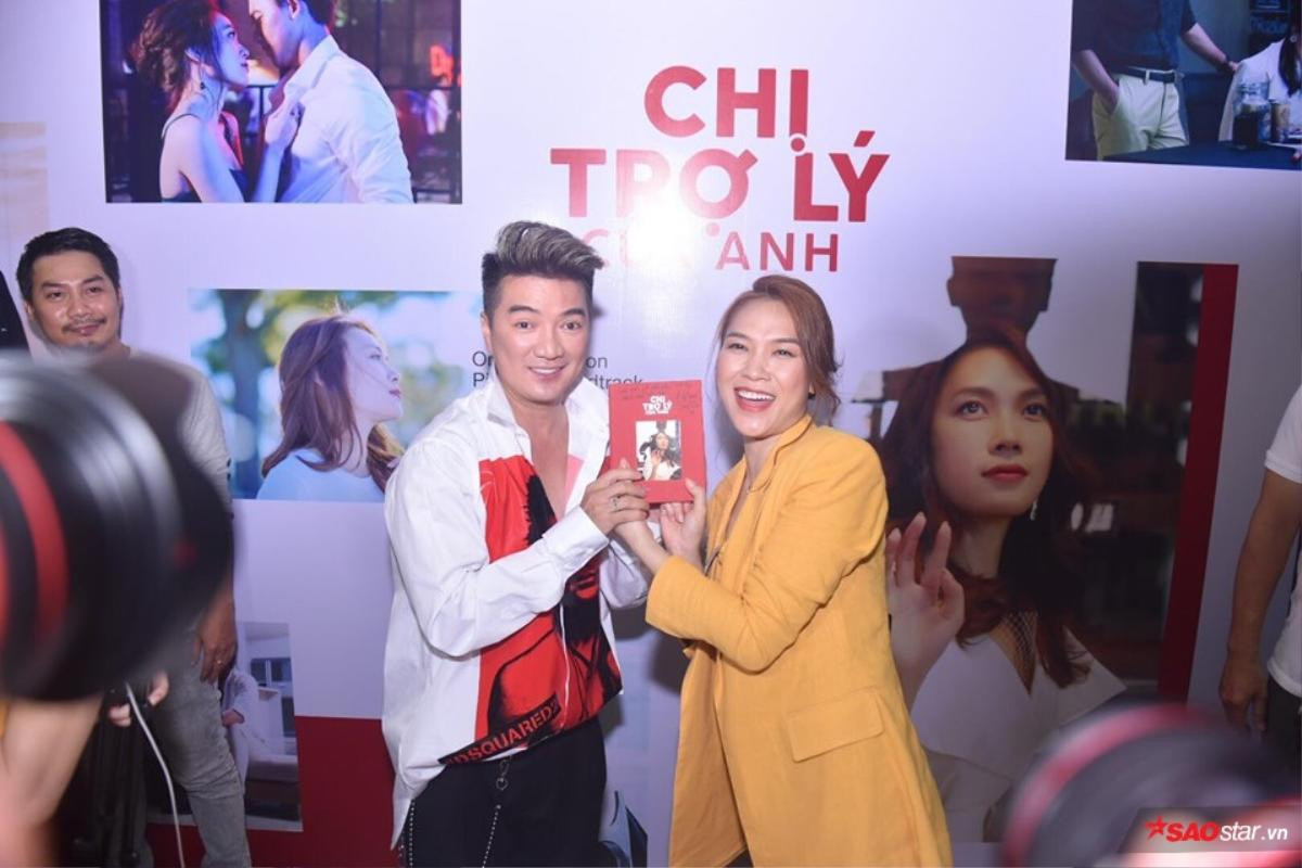 Clip HOT: Đàm Vĩnh Hưng xếp hàng ký đĩa, khẳng định Mỹ Tâm là hiếm có và album OST sẽ là đĩa nhạc của năm! Ảnh 8