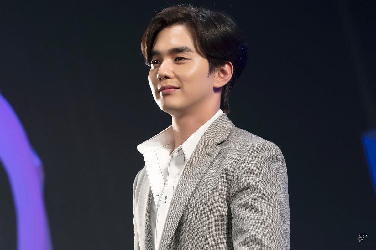 'Em trai quốc dân' Yoo Seung Ho hợp hồn phái nữ tại buổi họp fan ở Nhật Ảnh 28