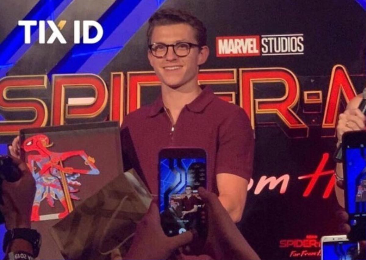 Cận cảnh nhan sắc Tom Holland tại fan-event ở Bali, biểu cảm siêu đáng yêu khi lỡ miệng spoil phỉm Ảnh 17