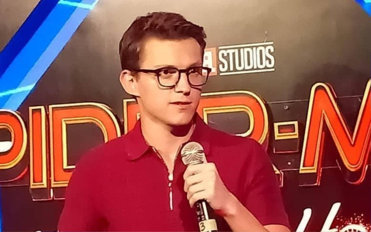 Cận cảnh nhan sắc Tom Holland tại fan-event ở Bali, biểu cảm siêu đáng yêu khi lỡ miệng spoil phỉm Ảnh 28